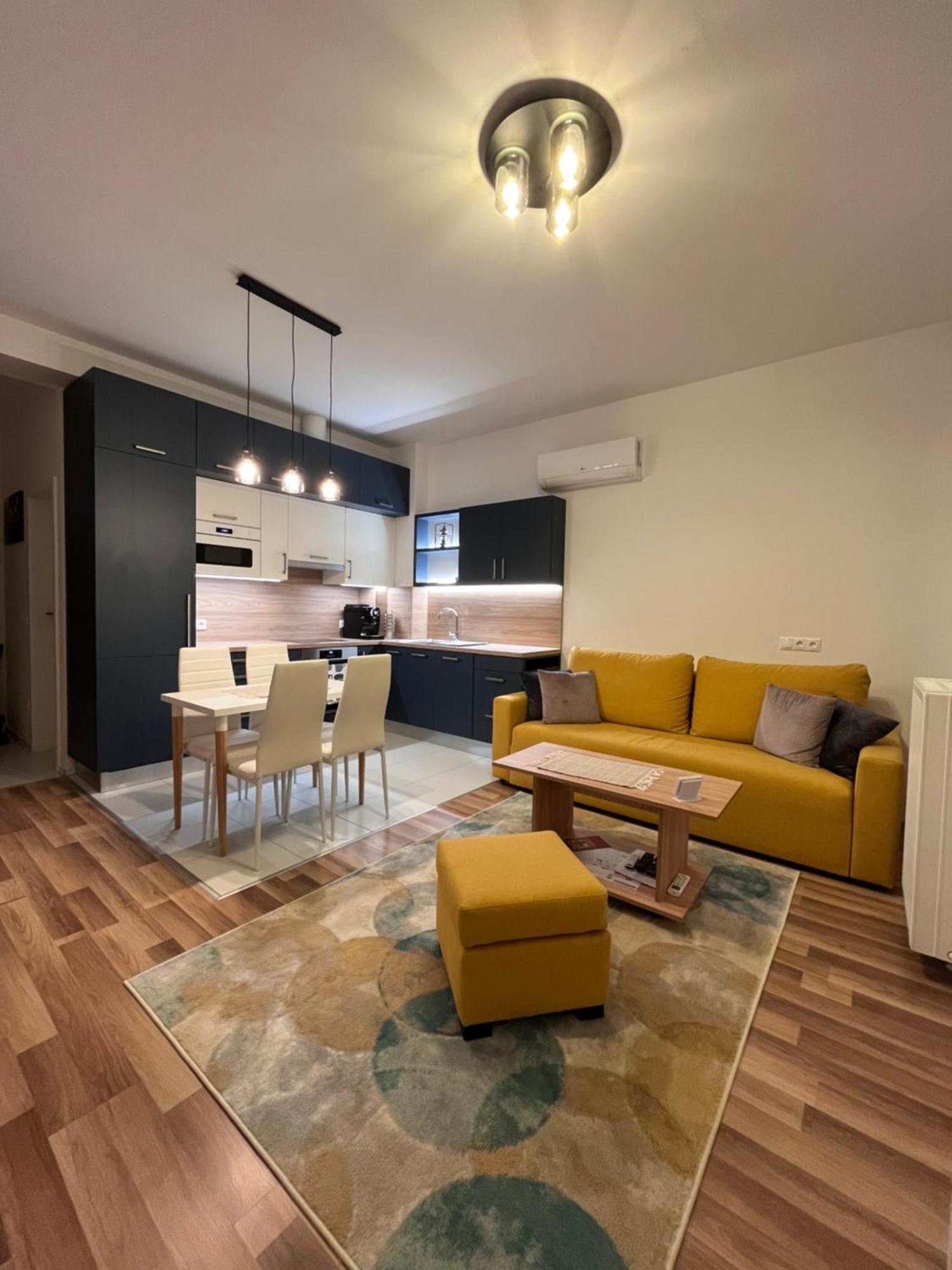 One Step Apartman - City Center With Self Check-In Szombathely Zewnętrze zdjęcie