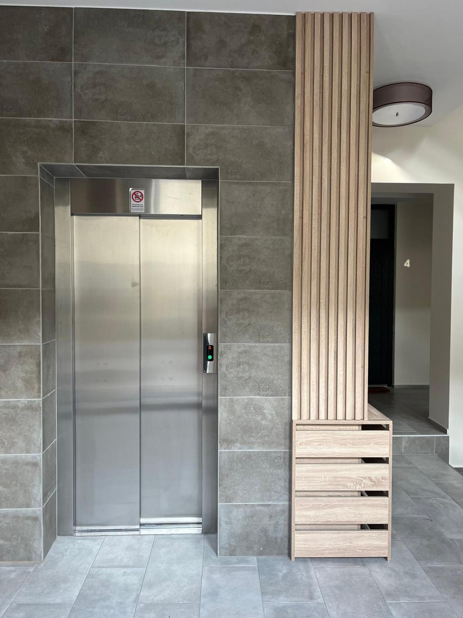 One Step Apartman - City Center With Self Check-In Szombathely Zewnętrze zdjęcie